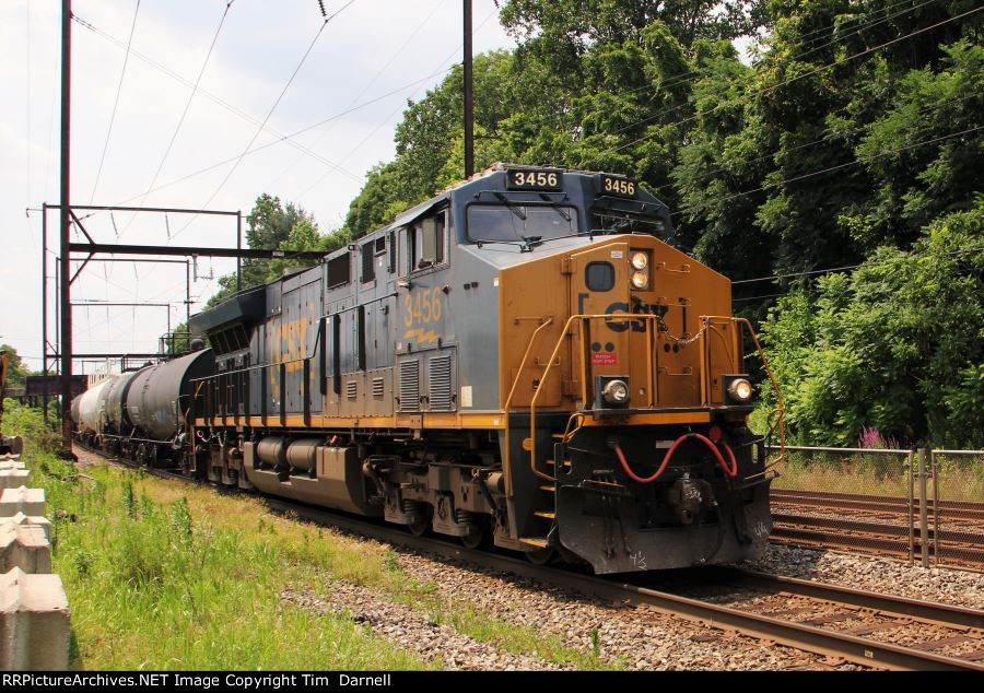 CSX 3456 leads Q404